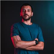 insegnante impartisce ripetizioni in materia di diritto civile e pubblico